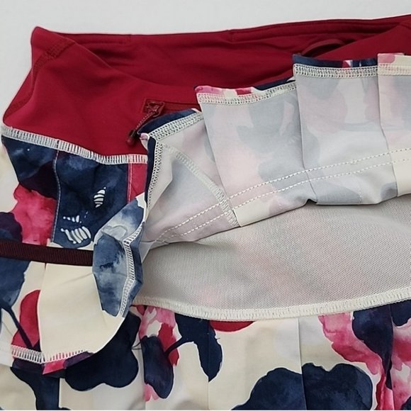 Lululemon Athletica Pink and Cream Skorts with Ruffled Design - Picture 5 of 12